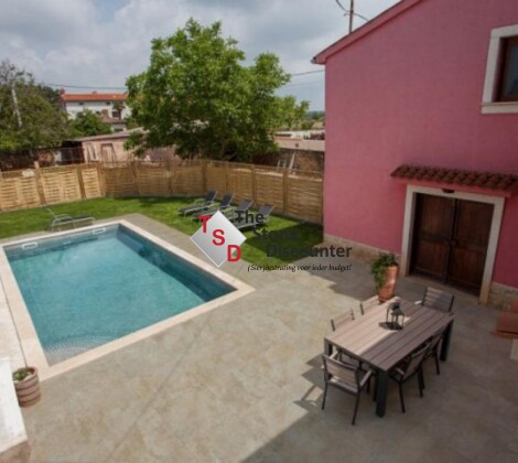 MBI Triagres Travertino Lecce Ivory Cream 80x80x3 cm Sfeerfoto